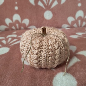 Horgolt tök, fahéj rúddal, Kellékek & szerszámok, Dekorációs kellékek, Őszi dekor, Őszi dekortök, Horgolás, Varrás, MESKA