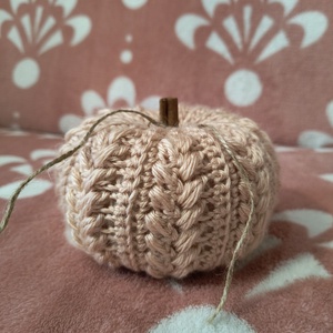 Horgolt tök, fahéj rúddal - kellékek & szerszámok - dekorációs kellékek - őszi dekor - őszi dekortök - Meska.hu