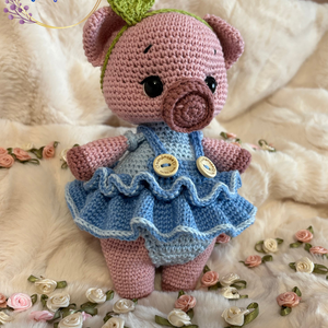 Kézzel horgolt malacka, szoknyában - játék & sport - plüssállat & játékfigura - malac - Meska.hu