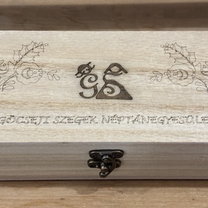 Fa doboz egyedi felirattal.  - Meska.hu