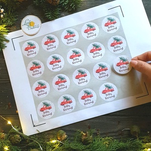 MATRICA, 20db, piros autó, fenyő, körmatrica, kör, címke, Karácsonyi Ajándékkísérő,  cédula, vignetta, levonó, sticker - karácsony - karácsonyi ajándékozás - karácsonyi képeslap, üdvözlőlap, ajándékkísérő - karácsonyi ajándékozás - Meska.hu