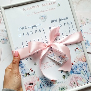 Anyák napi ajándék, csomag, Képkerettel, képeslappal, ajándékkísérővel és masnival, anyáknapjára, naptár - otthon & életmód - dekoráció - fali és függő dekoráció - falinaptár & öröknaptár - Meska.hu