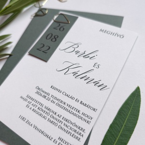 Minimál stílusú, arany kapcsos zöld elegáns esküvői meghívó, BORÍTÉKKAL, +szerkesztési díjat is tedd kosárba a leírásból - esküvő - meghívó & kártya - meghívó - Meska.hu