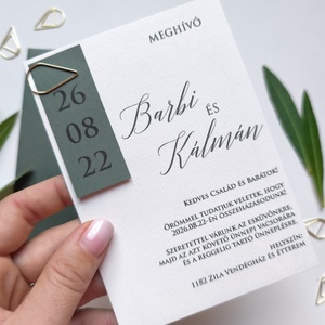 Minimál stílusú, arany kapcsos zöld elegáns esküvői meghívó, BORÍTÉKKAL, +szerkesztési díjat is tedd kosárba a leírásból - esküvő - meghívó & kártya - meghívó - Meska.hu