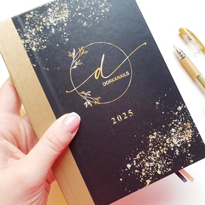Egyedi naptár, Aany és fekete, Logóval, Naptár, határidőnapló, kalendár, zsebnaptár, névreszóló, tervező - otthon & életmód - papír, írószer - naptár & tervező - Meska.hu