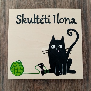 Névre szóló ajtójelölő tábla, ajtódísz, kopogtató- fonal galiba, Otthon & Életmód, Dekoráció, Ajtó- és ablak dekoráció, Ajtótábla, Festett tárgyak, Festészet, MESKA