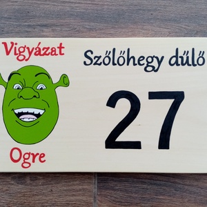 Vicces Shrek házszám, házszámtábla, utcatábla-  házszám . - otthon & életmód - ház & kert - házszám - Meska.hu