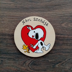 Snoopy ajtójelölő tábla, ajtó jelölő tábla, ajtódísz, kopogtató - otthon & lakás - babaszoba, gyerekszoba - gyerek névtábla - Meska.hu