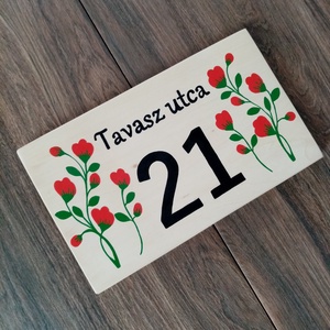 Házszám, házszámtábla, utcatábla- piros virágok , házszám . - otthon & életmód - ház & kert - házszám - Meska.hu