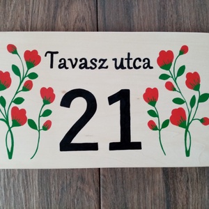 Házszám, házszámtábla, utcatábla- piros virágok , házszám . - otthon & életmód - ház & kert - házszám - Meska.hu