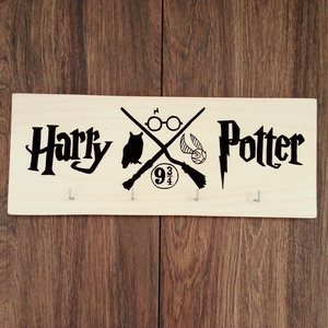 Harry Potter fali kulcstartó, fali kulcsakasztó, fogas, dekoráció, Otthon & Életmód, Dekoráció, Fali és függő dekoráció, Fali kulcstartó, Festészet, Festett tárgyak, MESKA