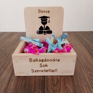 Ballagási pénzátadó, ballagási cukorkatartó box, Otthon & Életmód, Papír írószer, Ajándékozás kellékei, Pénzátadó doboz, Festett tárgyak, Gravírozás, pirográfia, MESKA