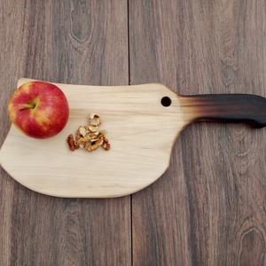 Natúr hársfából készült bárd alakú vágódeszka, reggeliző deszka, kínálótál - Meska.hu