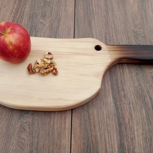 Natúr hársfából készült bárd alakú vágódeszka, reggeliző deszka, kínálótál - otthon & életmód - konyhafelszerelés, tálalás - sütés, főzés - vágódeszka - Meska.hu