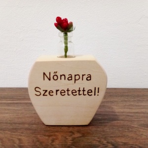 Nőnapi ajándék, virágdísz, dekoráció, virág - otthon & életmód - ház & kert - névtábla - Meska.hu