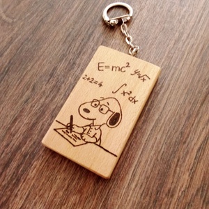 Snoopy kulcstartó, névtábla, felirat - matematika kulcstartó - otthon & életmód - dekoráció - asztal és polc dekoráció - díszdoboz - Meska.hu