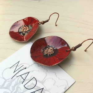 Bordó anemona pipacs virág tűzzománc fülbeavló bordó fülbevaló tűzzománc pipacs - ékszer - fülbevaló - lógó fülbevaló - Meska.hu