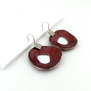 Bordó karika tűzzománc fülbevaló ezüst fülbevaló akasztóval - ékszer - fülbevaló - lógó fülbevaló - Meska.hu