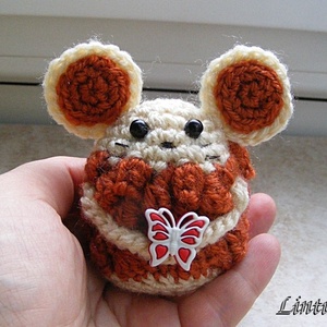 Horgolt egérke lepkével (amigurumi) - Meska.hu