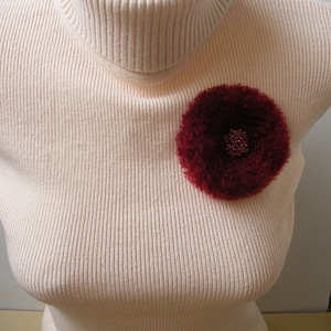 Pihe-puha bordó kitűző (bross) - ékszer - kitűző és bross - Meska.hu