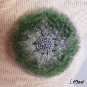 Pihe-puha szürke-zöld  kitűző (bross) - Meska.hu