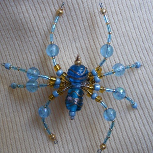 Pók kék-arany színekben (kitűző, bross), Ékszer, Kitűző, Kitűző és Bross, Gyöngyfűzés, gyöngyhímzés, Meska