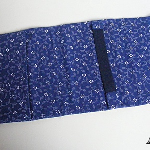 Textil könyvborító állítható szélességgel kékfestő jellegű anyagból -  - Meska.hu