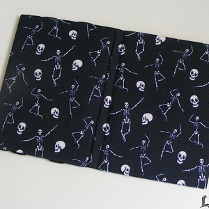 Csontvázak, koponyák, vízhatlan anyagból készült kemény ebook-tok - táska & tok - ebook & tablet tok - Meska.hu