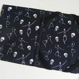 Csontvázak, koponyák, vízhatlan anyagból készült kemény ebook-tok - táska & tok - ebook & tablet tok - Meska.hu