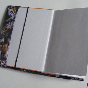 Kétoldalú vízhatlan könyvborító állítható szélességgel, farkasok/fehér baglyok - könyv & zene - könyvtok - Meska.hu Kétoldalú vízhatlan könyvborító állítható szélességgel, farkasok/fehér baglyok - könyv & zene - könyvtok - Meska.hu