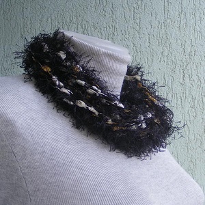 Téli horgolt nyaklánc barna-fekete színekben - ékszer - nyaklánc - nyakpánt, gallér - Meska.hu