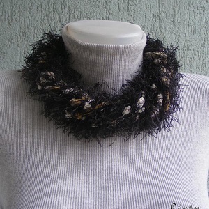 Téli horgolt nyaklánc barna-fekete színekben - ékszer - nyaklánc - nyakpánt, gallér - Meska.hu