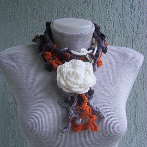 Téli horgolt nyaklánc terrakotta- fehér- sürke színekben, Ékszer, Nyaklánc, Nyakpánt, gallér, Varrás, Horgolás, MESKA