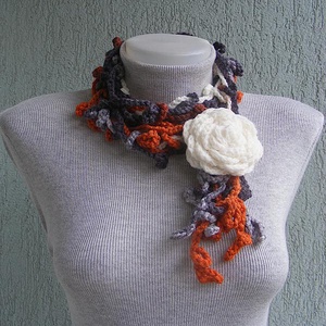 Téli horgolt nyaklánc terrakotta- fehér- sürke színekben - ékszer - nyaklánc - nyakpánt, gallér - Meska.hu