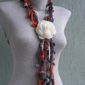Téli horgolt nyaklánc terrakotta- fehér- sürke színekben - ékszer - nyaklánc - nyakpánt, gallér - Meska.hu