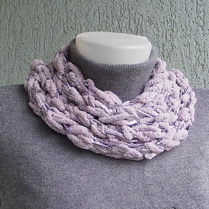 Téli horgolt nyaklánc halványlila színekben - Meska.hu