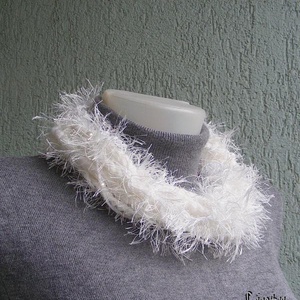 Téli horgolt nyaklánc fehér színben - ékszer - nyaklánc - nyakpánt, gallér - Meska.hu