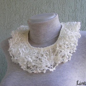 Téli horgolt nyaklánc fehér színben - Meska.hu