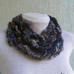 Téli horgolt nyaklánc szürke színekben - ékszer - nyaklánc - nyakpánt, gallér - Meska.hu
