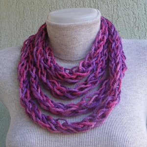 Téli horgolt nyaklánc lila színekben - ékszer - nyaklánc - nyakpánt, gallér - Meska.hu