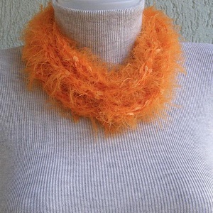 Téli horgolt nyaklánc narancssárga-barna színekben - ruha & divat - sál, sapka, kendő - sál - Meska.hu