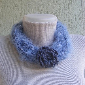 Téli horgolt nyaklánc kék színekben, Ékszer, Nyaklánc, Nyakpánt, gallér, Varrás, Horgolás, MESKA