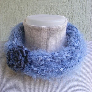 Téli horgolt nyaklánc kék színekben - ékszer - nyaklánc - nyakpánt, gallér - Meska.hu