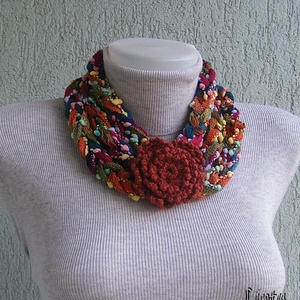 Téli horgolt nyaklánc szivárványos színekben - ékszer - nyaklánc - nyakpánt, gallér - Meska.hu