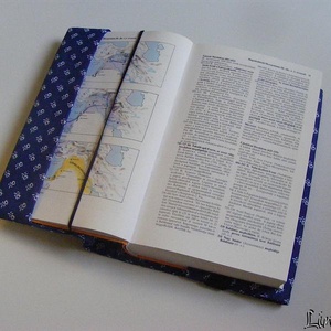 Könyvborító állítható szélességgel, kékfestő jellegű anyagból - könyv & zene - könyvtok - Meska.hu