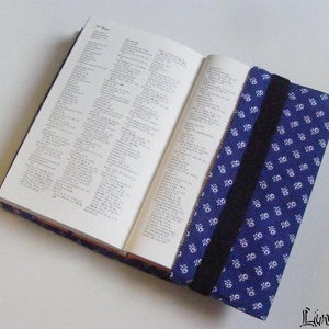 Könyvborító állítható szélességgel, kékfestő jellegű anyagból - könyv & zene - könyvtok - Meska.hu