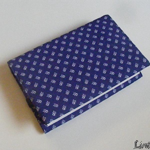 Könyvborító állítható szélességgel, kékfestő jellegű anyagból - Meska.hu