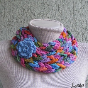 Téli horgolt nyaklánc szivárványos színekben - Meska.hu