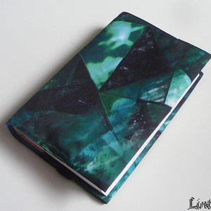 Kétoldalú vízhatlan könyvborító állítható szélességgel, SZÍNES FÉNYEK és ZÖLD MINTA - könyv & zene - könyvtok - Meska.hu