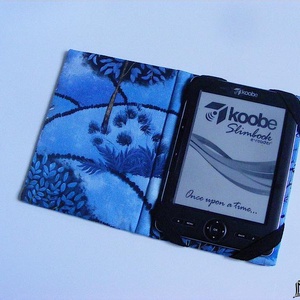 Kék erdő, textil anyagból készült ebook olvasó kemény tok - táska & tok - ebook & tablet tok - Meska.hu